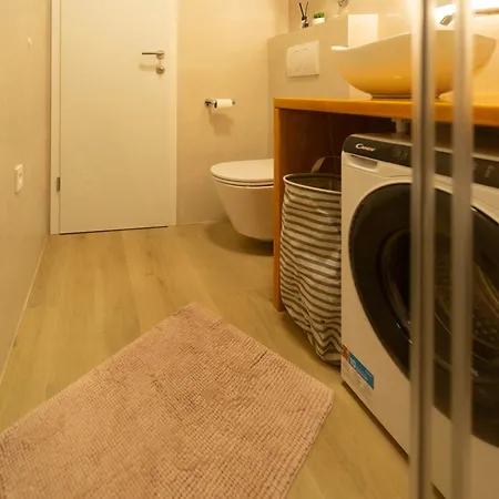 Anna Apartment *