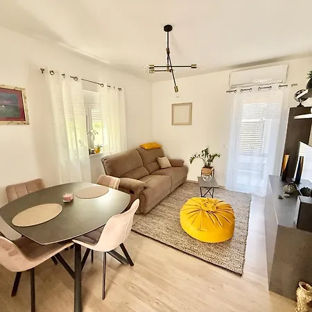 Apartment Anna Zadar